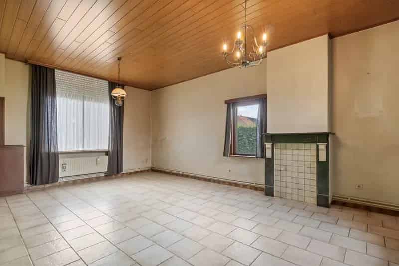 halfopen bebouwing met leuke tuin