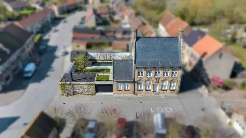 Luxueuze Herenwoning met Zwembad te Koop in Historisch Lo