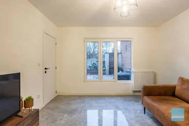 Huis te Koop Zele: Instapklare gerenoveerde woning met tuin en garage