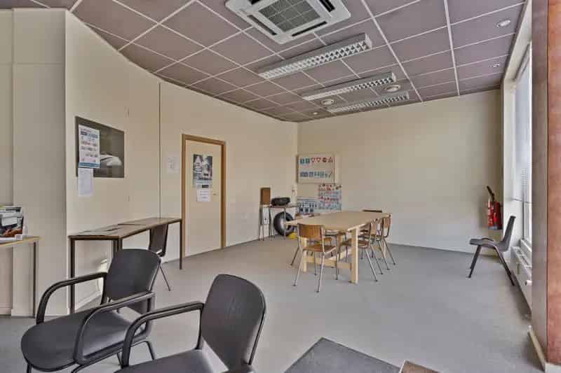 Gelijkvloerse Kantoorruimte Stadsrand