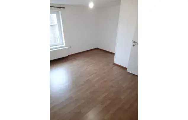 Huur 2 slaapkamer huis van 90 m² in Charleroi