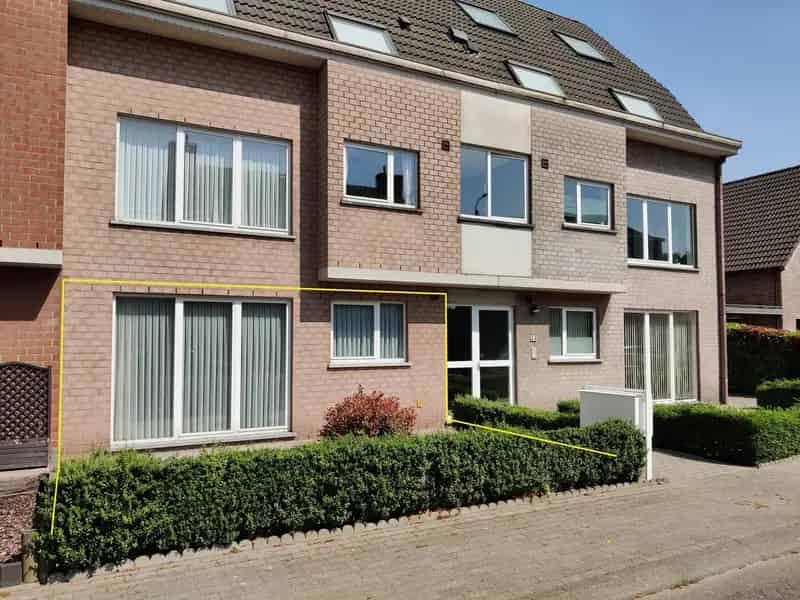 Appartement te huur: 2 slaapkamers, tuin en garage