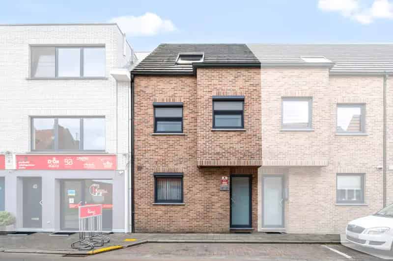 Huis te huur 4 slaapkamers zuidgericht terras garage