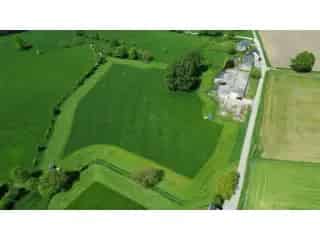 Fermette te koop - Charneux - Twee huizen - 600m² magazijn - 6ha grond