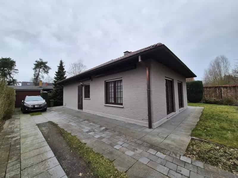 Gezellige Bungalow te Huur 3 Slaapkamers Nabij Laarne