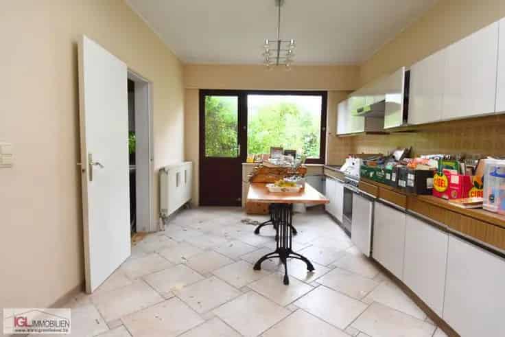 Rijwoning te Koop Ukkel 3 slaapkamers Tuin Kelder