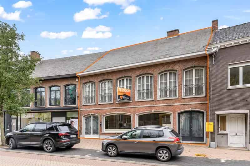 Handelspand met Woonst 380m2 Centrum Balen