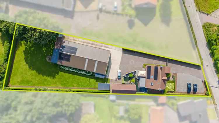 Huis te koop in Moerbeke-Waas met tweede wooneenheid en magazijn