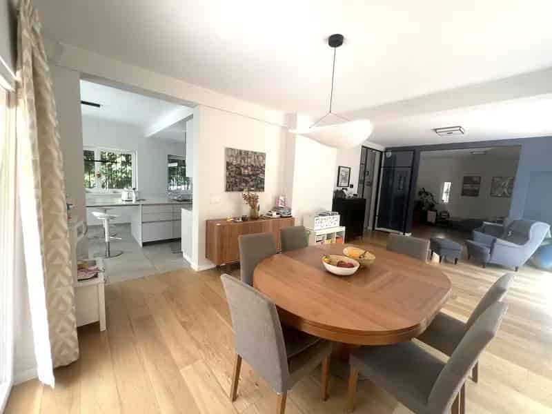 Huis te Koop Ukkel 4 slaapkamers Grote Tuin Gerenoveerd