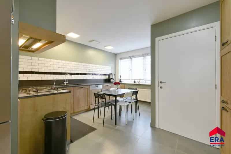 Huis te koop Eeklo: 5 slaapkamers, studio, instapklaar