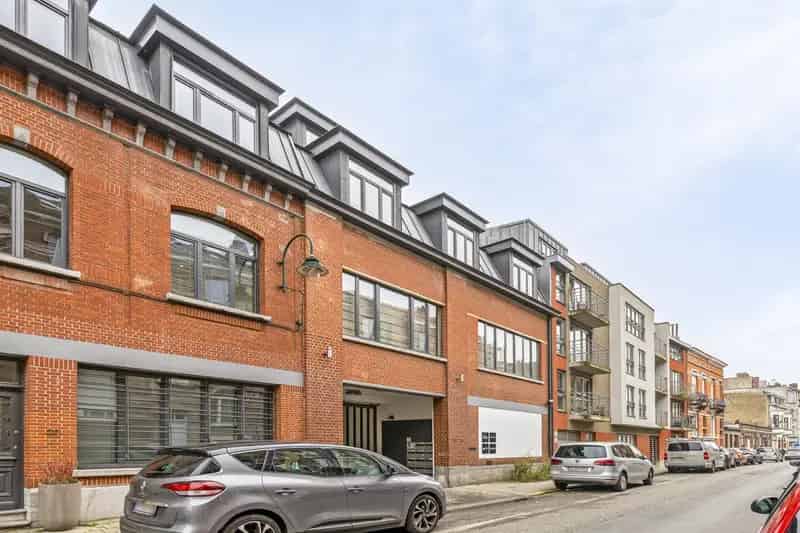 Triplex Loft te Koop met Privézwembad en Terras
