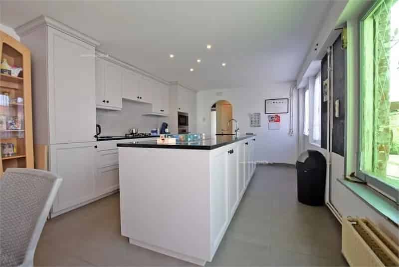 Rijwoning te koop Adinkerke 4 slaapkamers grote loods