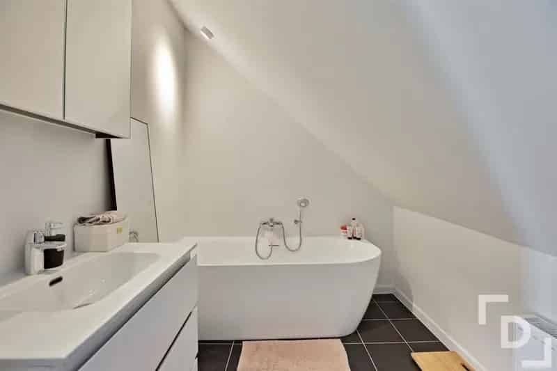 Gerenoveerd Compact Huis Vlamertinge