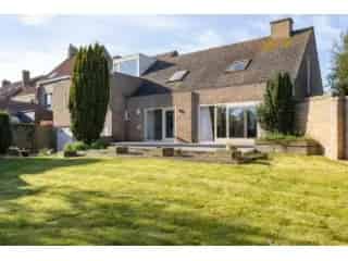Te renoveren villa Veurne - Ruime woning met tuin en garage