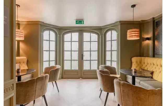 Huur 2 slaapkamer appartement van 120 m² in Antwerp