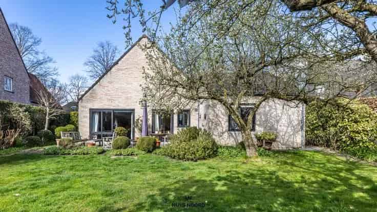 Villa te Koop Assebroek Nabij Brugge 4 slaapkamers Tuin Garage Zonnepanelen