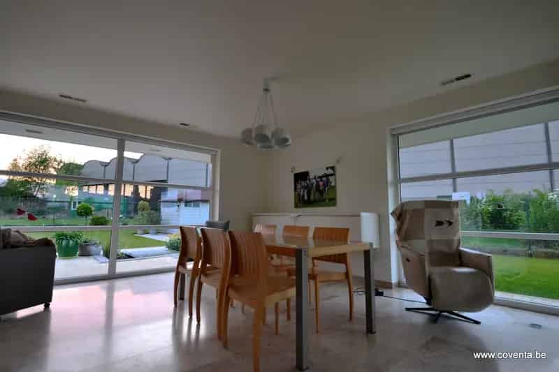 Gemeubelde Villa te Huur Roeselare