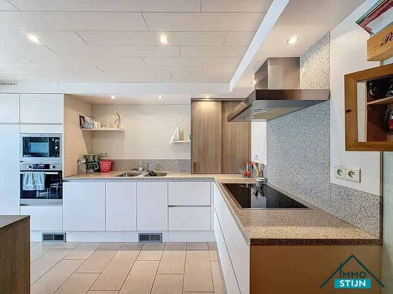 Landelijke woning met dubbele garage en 5 slaapkamers te koop