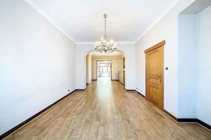 Huis Te Koop Bel-Etage 250m2 5 Slaapkamers Tuin Garage