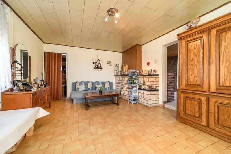 Te renoveren hoekwoning Mere