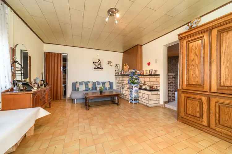 Te renoveren hoekwoning Mere