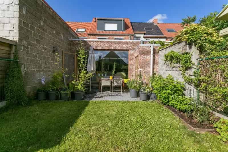 Ruime gezinswoning te Drongen nabij Gent