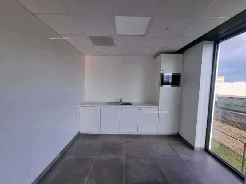 Kantoor te koop Tisselt - 528m² kantoorruimte  252m² KMO unit