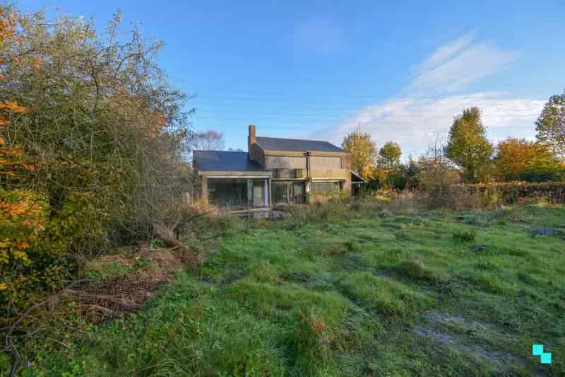 Unieke woning te renoveren of bouwgrond Wallemote