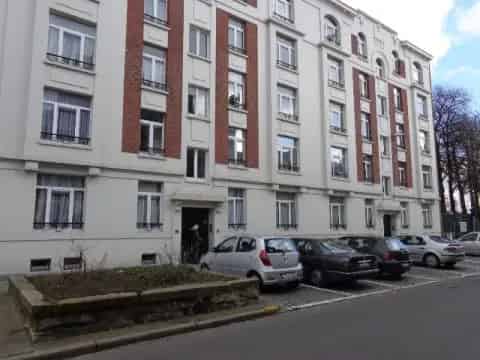 20 Appartementen te koop 2 slaapkamers 5 verdiepingen Lift 2002