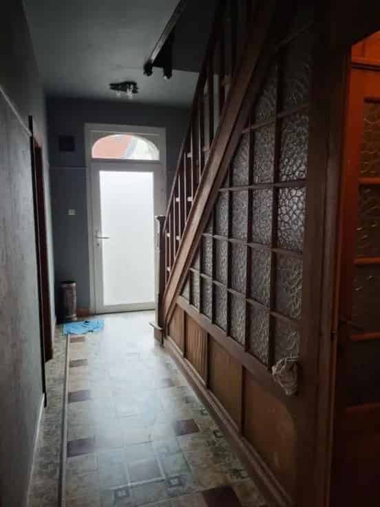 Huis te Koop te renoveren 2 slaapkamers garage tuin