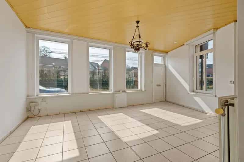 Op te frissen woning 2 slpk grote koer Lier