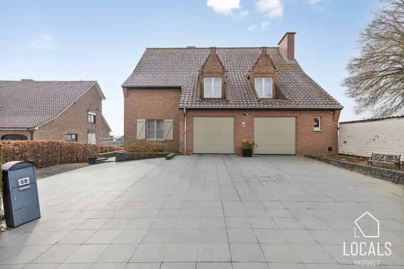 Ruime 5-kamer woning 2 garages prachtig uitzicht