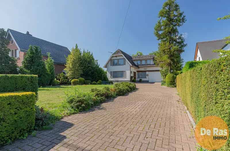 ERPE-MERE Charmante Villa met 4 slaapkamers te renoveren