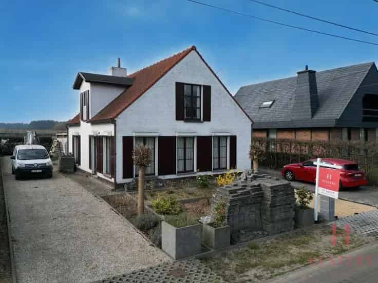 Huis Te Koop Langelede: Idyllische Villa met Tuin en Garage
