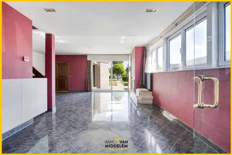 Ruime Instapklare Woning 2 Slaapkamers Tuin Garage