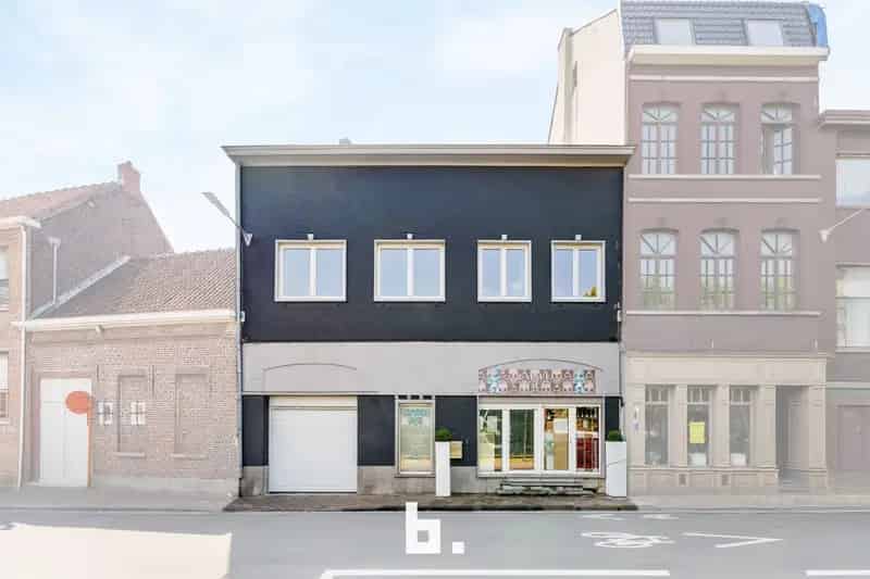 Huis te huur Izegem: Instapklare woning met polyvalente ruimte en ruim terras
