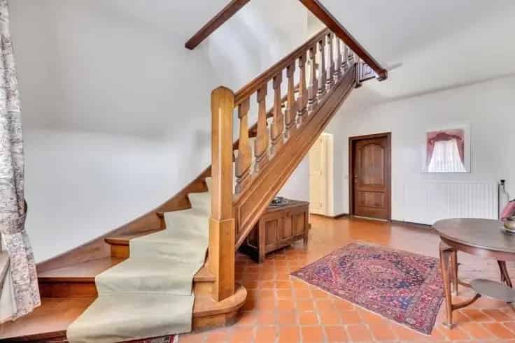 Ruime Villa met Praktijkruimte te Koop Sint Truiden