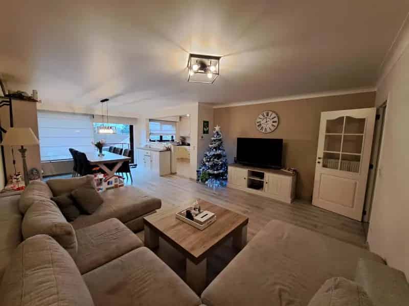 Ruim Appartement te Huur 2 Slaapkamers Terras