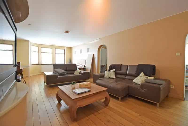 Ruime woning 3 slaapkamers 555m2