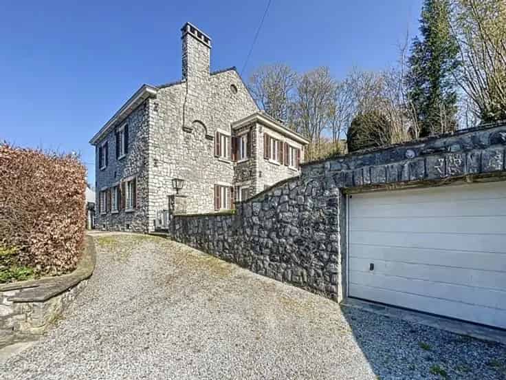 Huis te Koop Loverval 4 slaapkamers Garage 3 ingangen