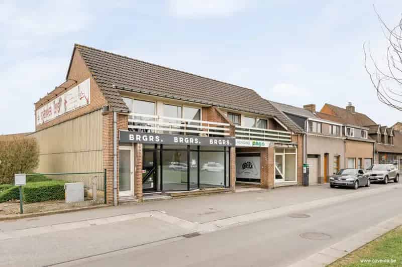 Opbrengsteigendom Waregem 2 Appartementen 2 Handelsruimtes