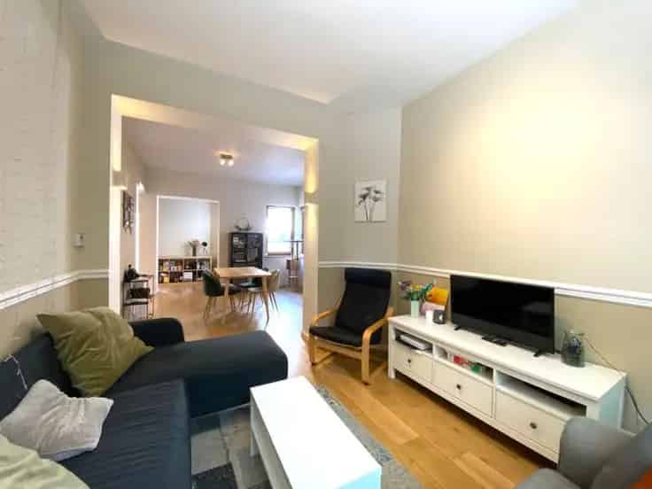 Huis Te Koop met Dubbele Beglazing