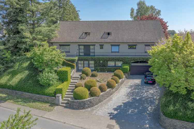 Huis te huur Dilbeek: Ruime villa met praktijkruimte en tuin
