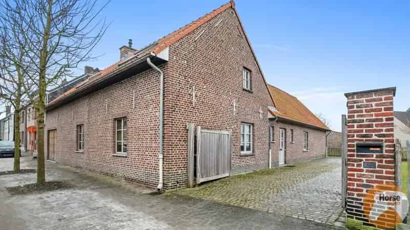 Huis te koop Nieuwerkerken: Instapklare woning met stallen en bouwgrond