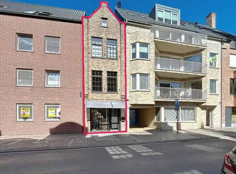 Huis te huur met handelsruimte in stadscentrum