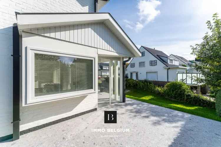 Te koop luxueus gerenoveerd beachhouse met 4 slaapkamers