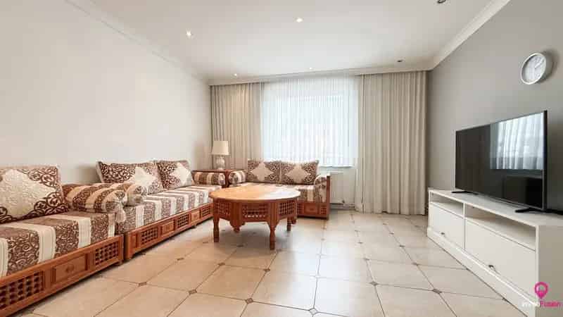 Huis te huur Houthalen-Helchteren 5 slaapkamers 302m²