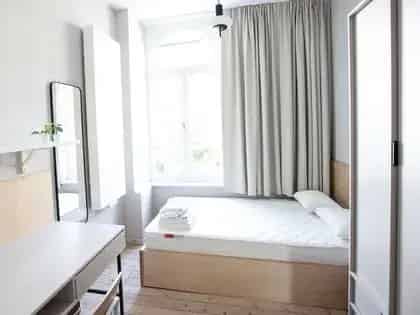 10 Slaapkamers Appartement te Huur Av Milcamps Gemeubileerd Balkon