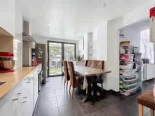 Gelijkvloers appartement Anderlecht 2 slaapkamers tuin garage