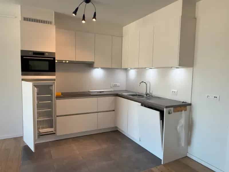Assistentiewoning te koop Berlare: Ruim appartement met terras